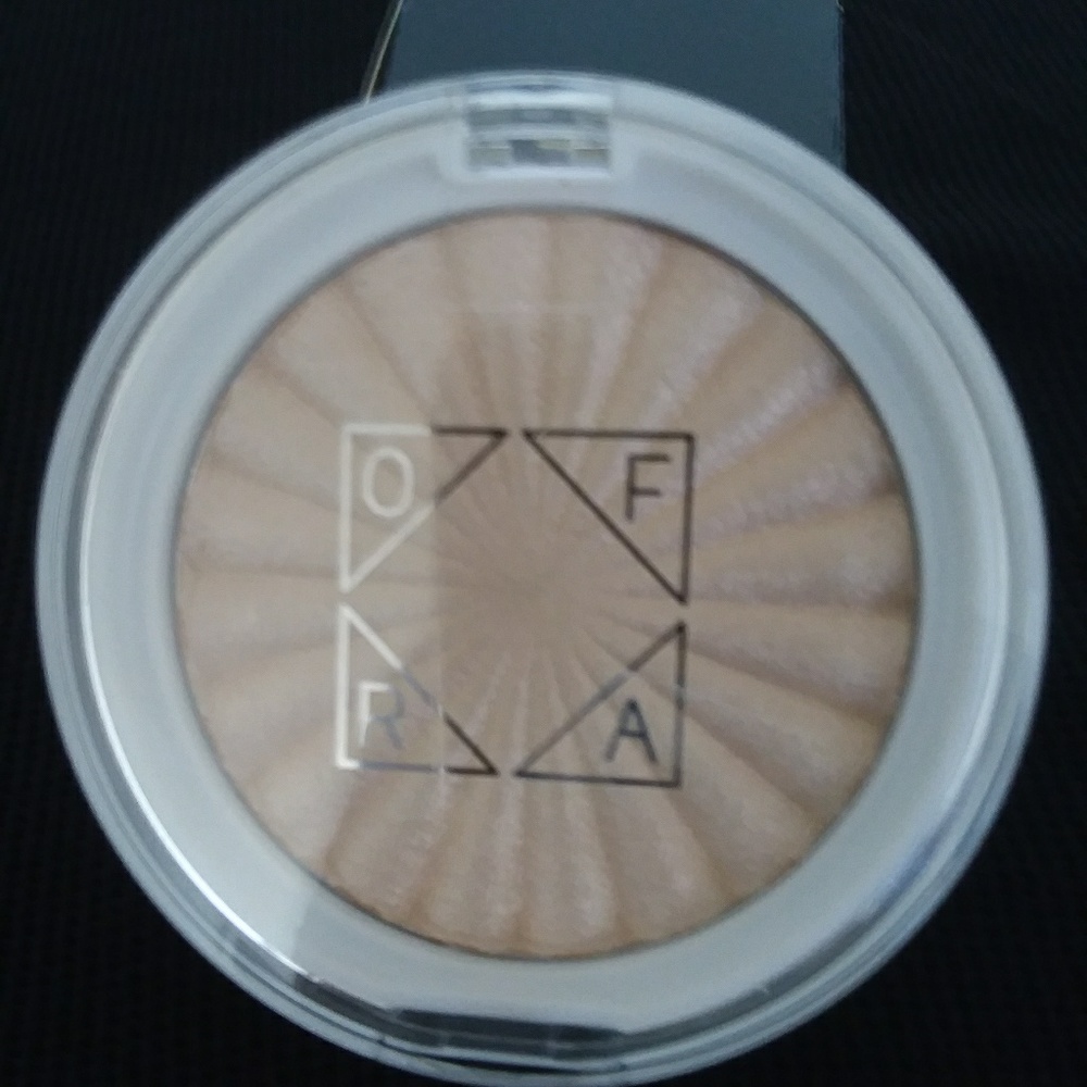 Of a highlighter star island. Nwot